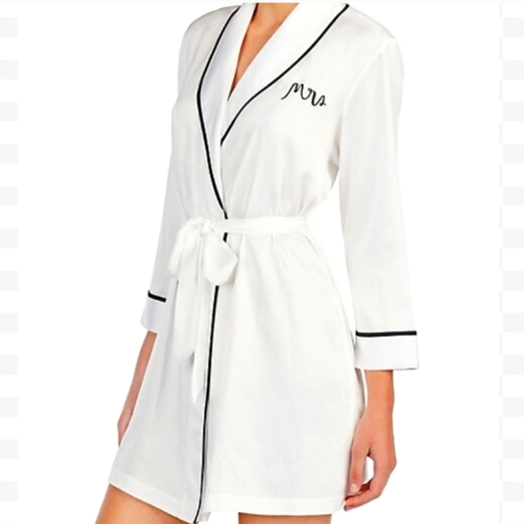 Kate Spade "Mrs" Silky White Robe with Black Piping Sz M - Picture 1 of 8